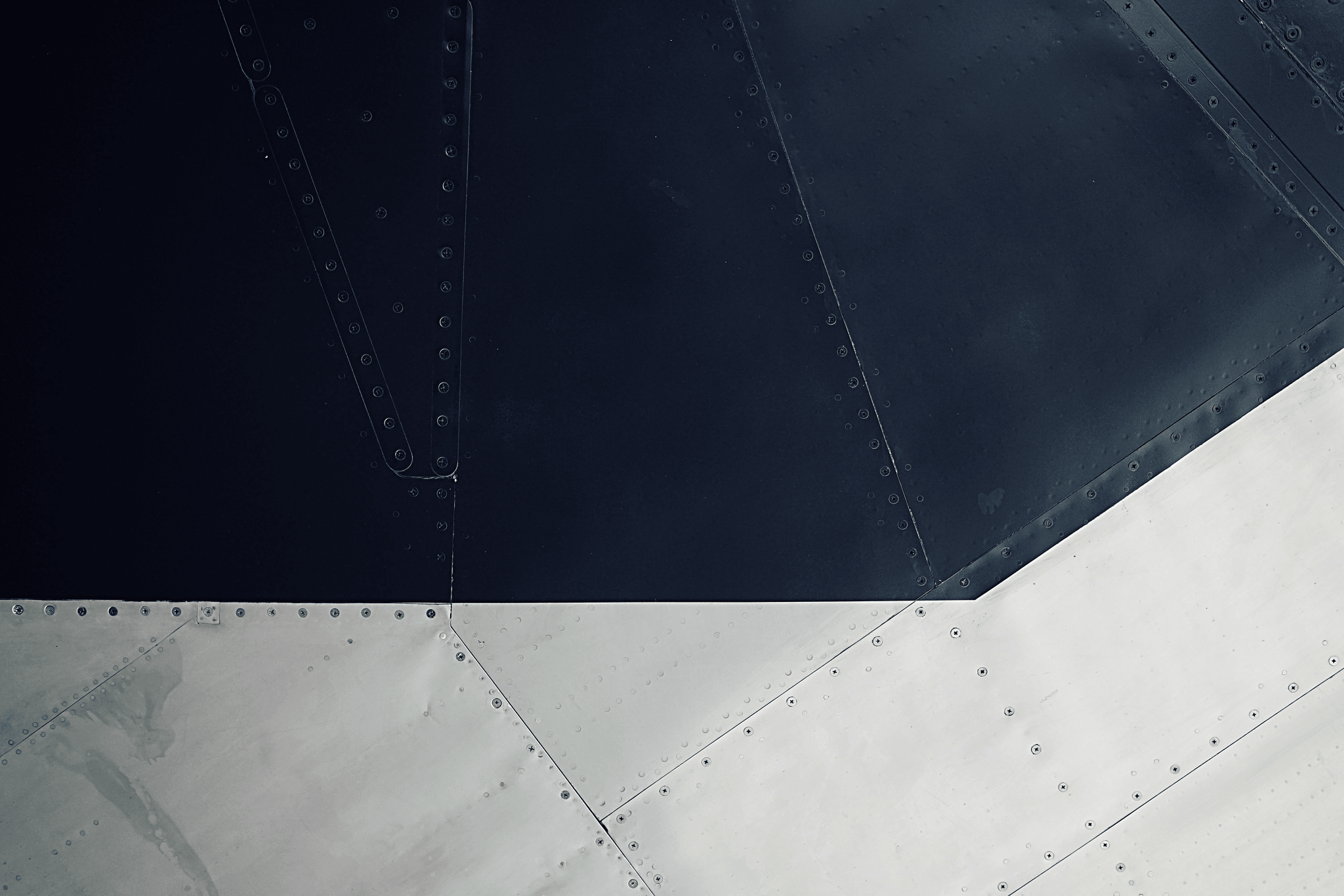 Advanced aircraft wing made from nitinol memory metal